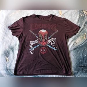 Marvel Deadpool Mercenary For Hire Short Sleeve Red T-Shirt Size Large